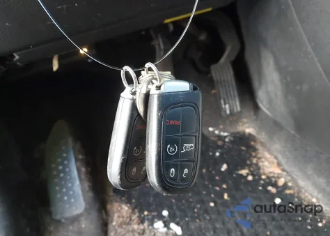 2014 Jeep Cherokee Latitude z USA, uszkodzony, nr VIN 1C4PJMCS7EW137747